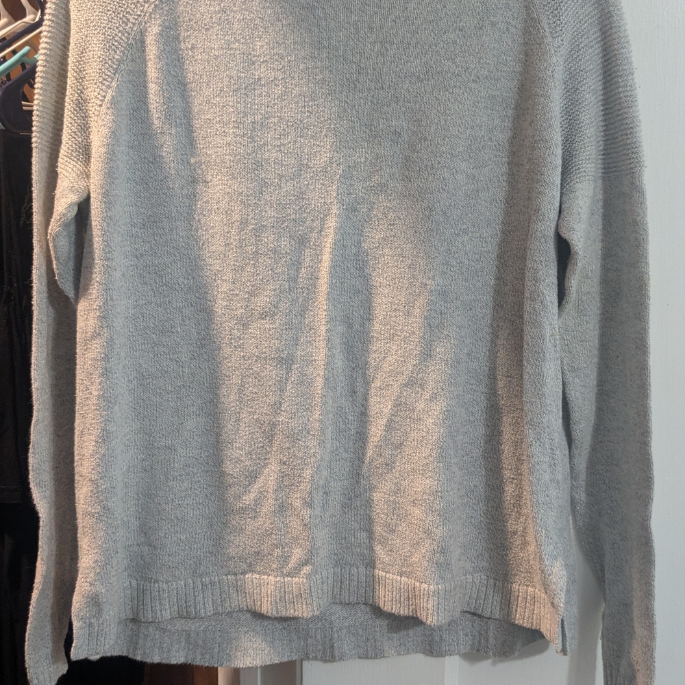 Old Navy Gray Crewneck Sweater Classic Knit